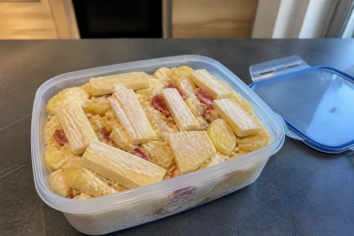 Peut-on congeler une tartiflette ? Conseils astuces &amp; conservation